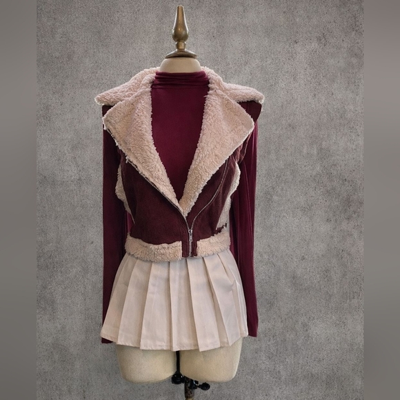 Burgundy Vest with White Sherpa Trim - Picture 4 of 4